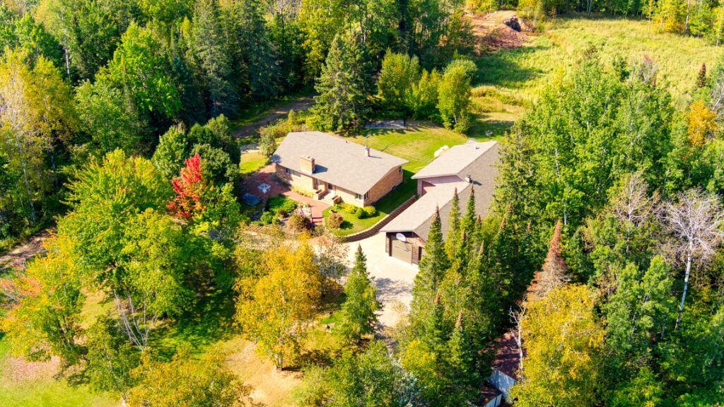 3803 S Salmi Road, Hibbing, Minnesota image 5