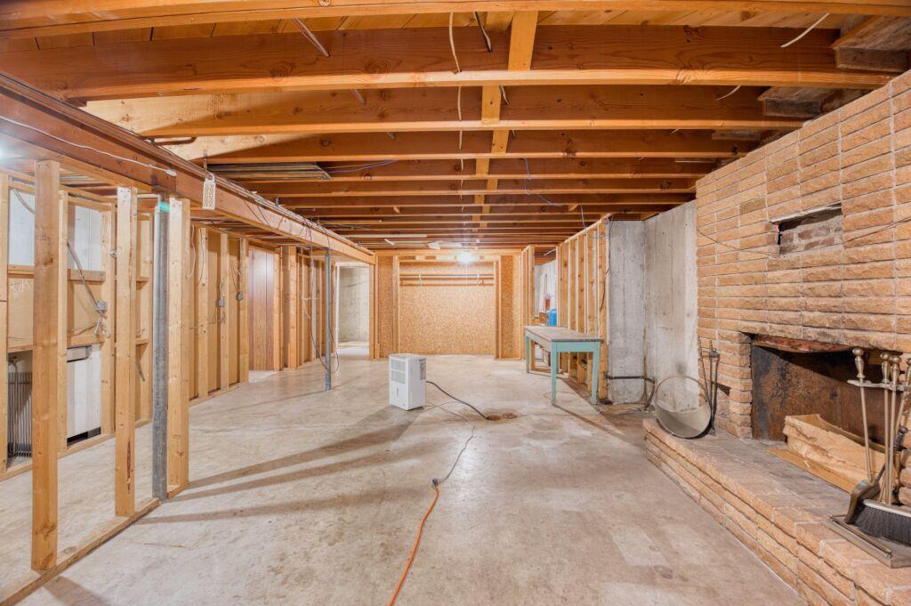 3803 S Salmi Road, Hibbing, Minnesota image 22