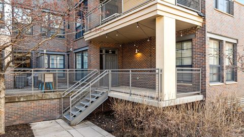 Condo For Sale - 825 Berry Street<br/> Ramsey County, Saint Paul, MN 55114