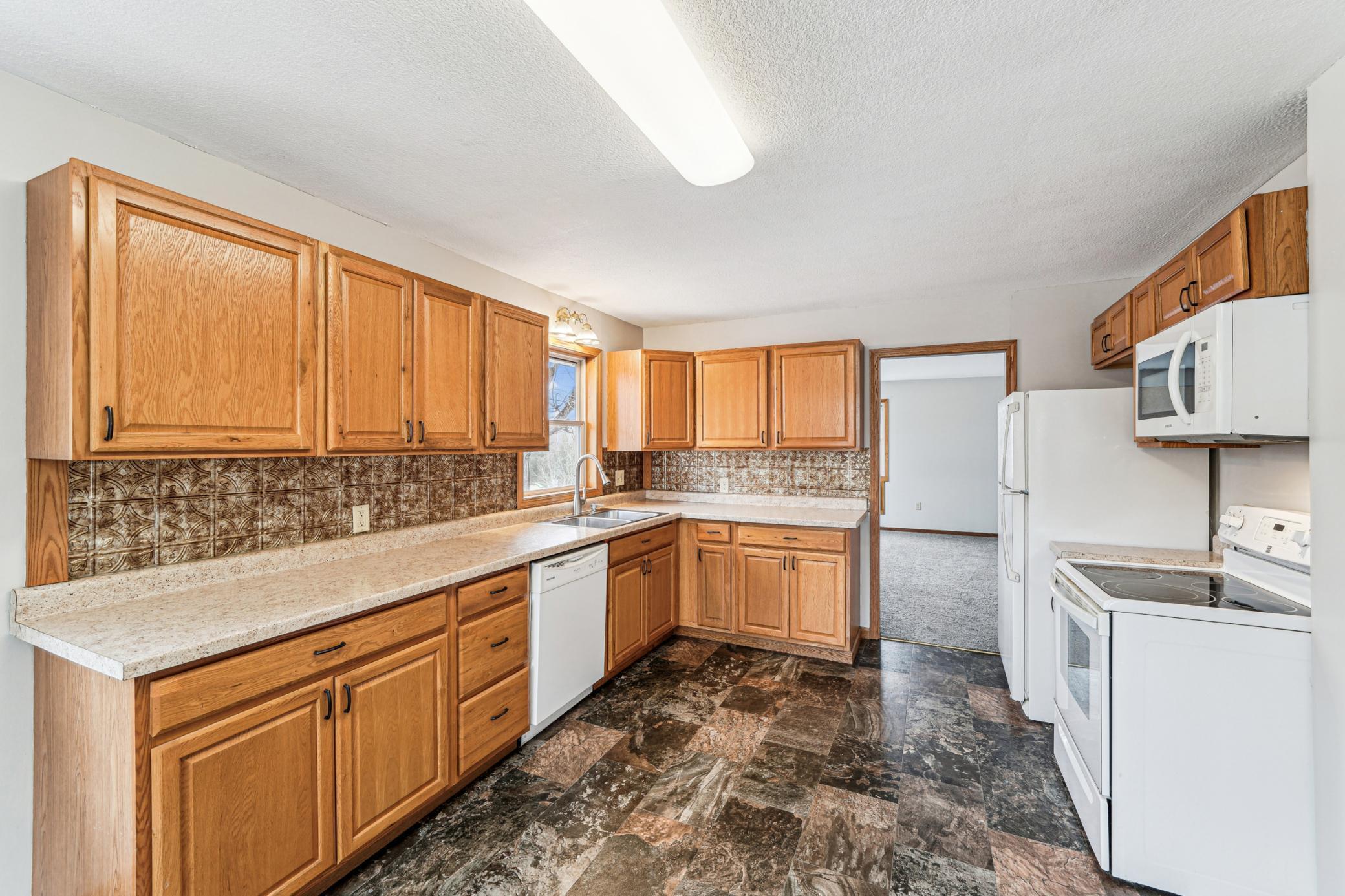 511 N Walnut Street, Belle Plaine, Minnesota image 2