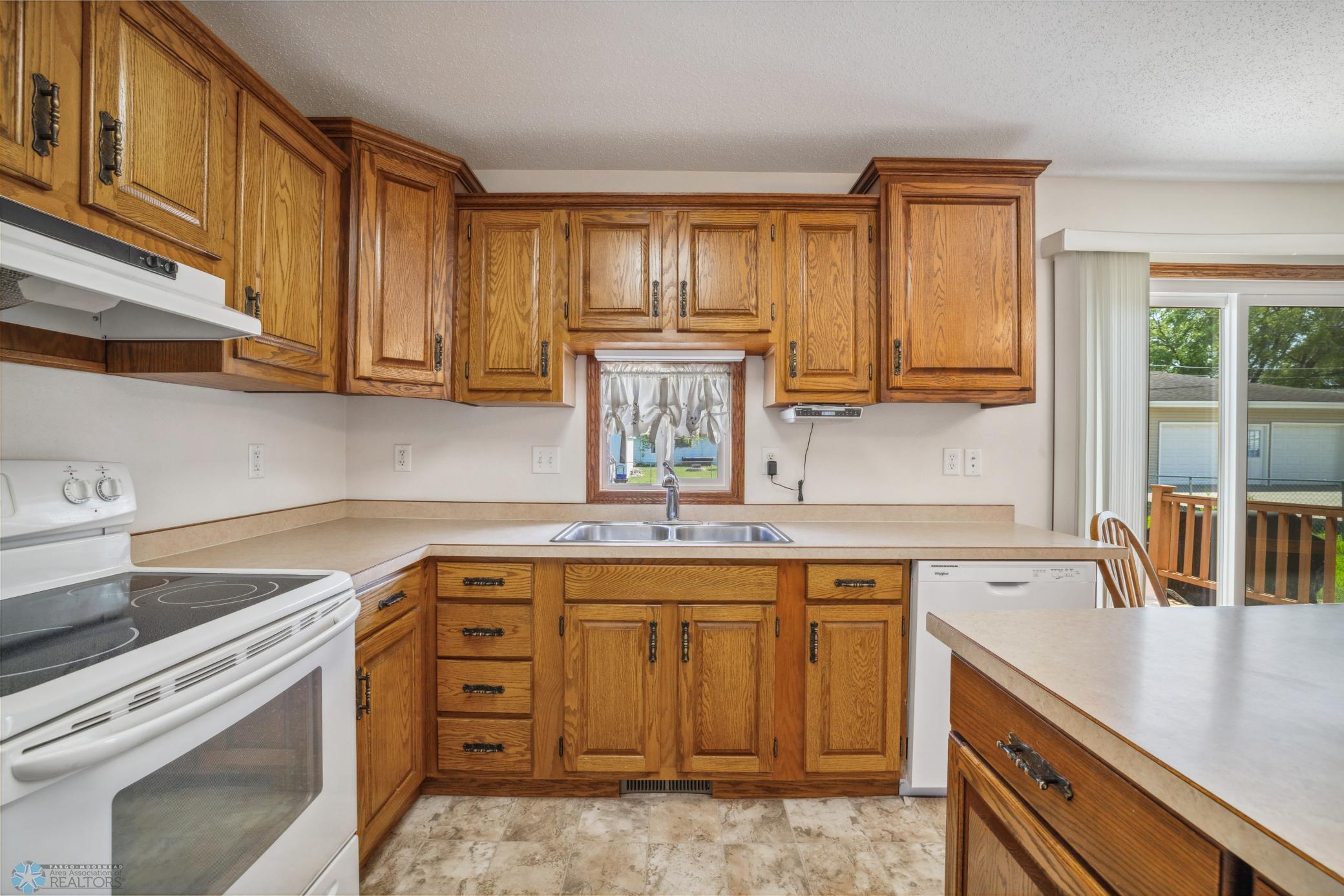 2114 5th Avenue, Fargo, North Dakota image 5