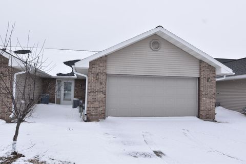 Townhouse For Sale - 687 County Road 1<br/> Baudette, MN 56623