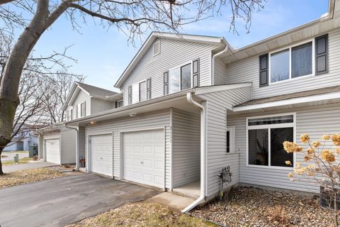 Townhouse For Sale - 2115 Parkway Avenue<br/> Shakopee, MN 55379