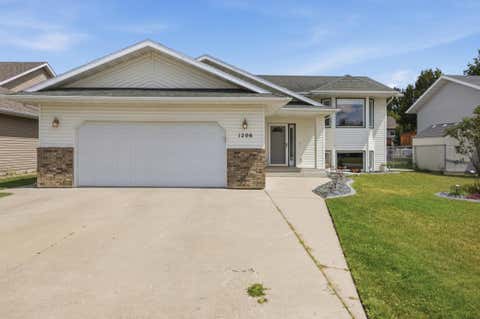 Homes For Sale - 1206 18th Street<br/> Moorhead, MN 56560