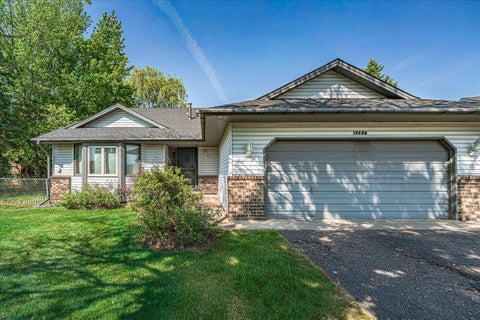 Homes For Sale - 13638 Hidden Creek Drive<br/> Andover, MN 55304