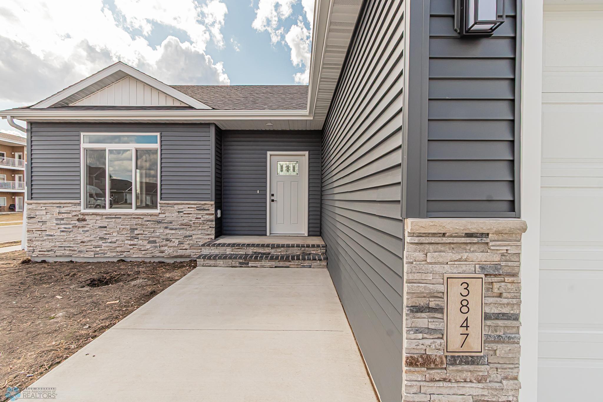 3847 17th Street, Moorhead, Minnesota image 2