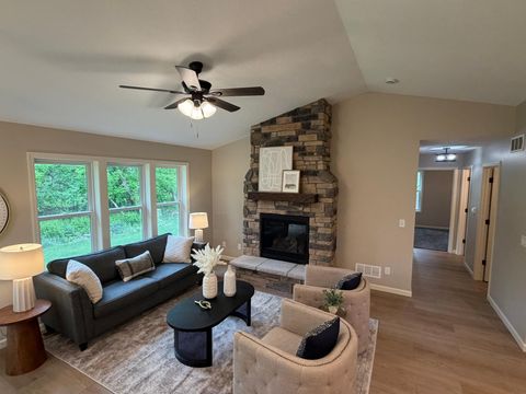 Homes For Sale - 1141 Pinewood Trail<br/> New Richmond, WI 54017