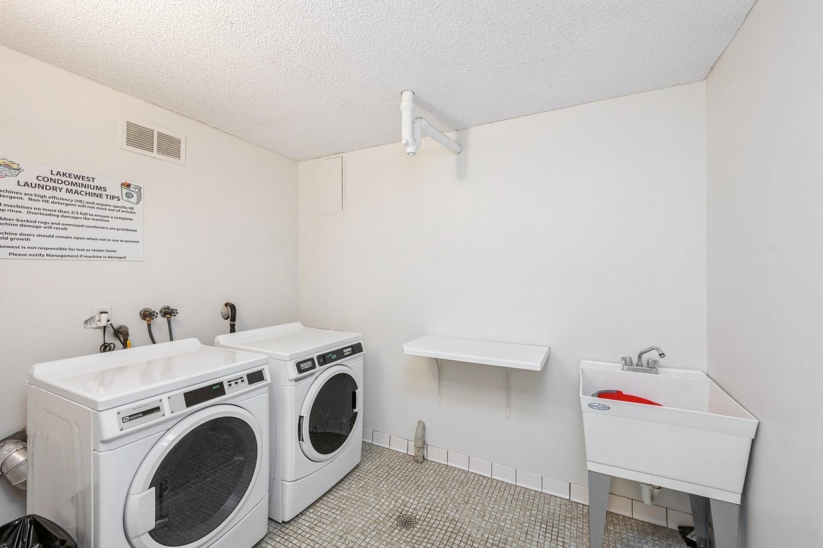 2800 W 44th Street #104, Minneapolis, Minnesota image 22