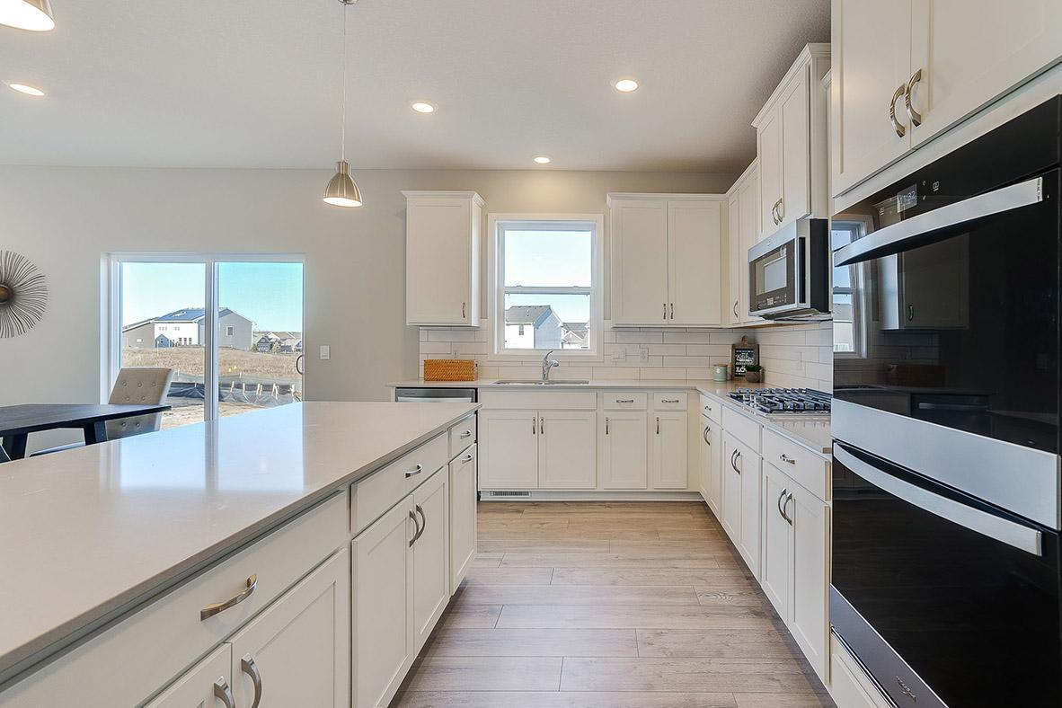 1519 Clover Preserve Way, Chaska, Minnesota image 3