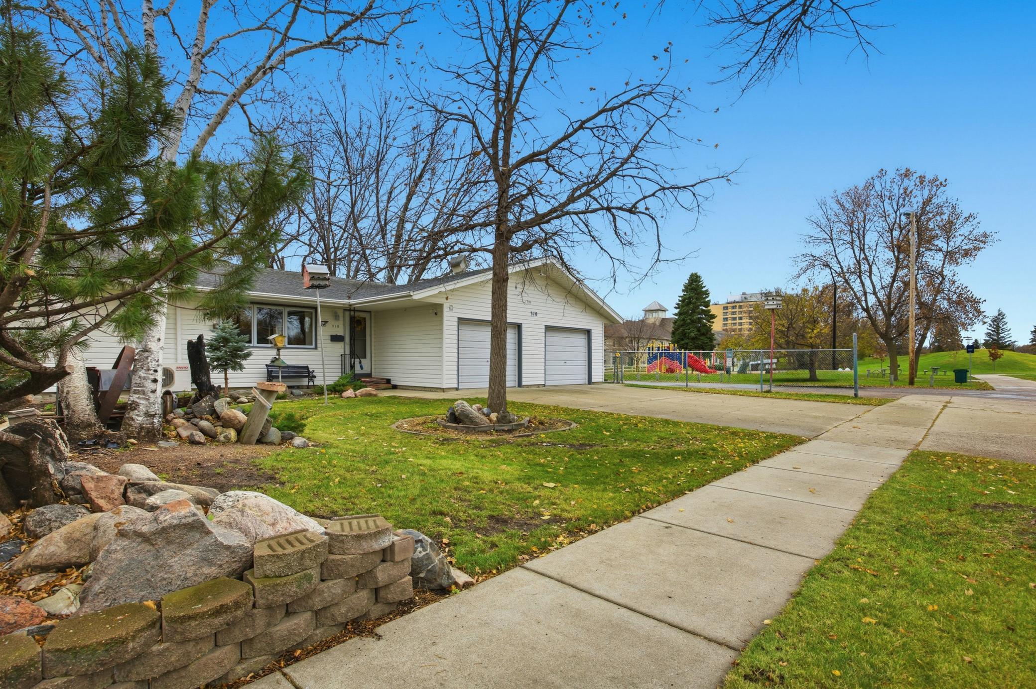 Fargo, North Dakota 58102, United States, 4 Bedrooms Bedrooms, ,2 BathroomsBathrooms,Residential,Active,241079