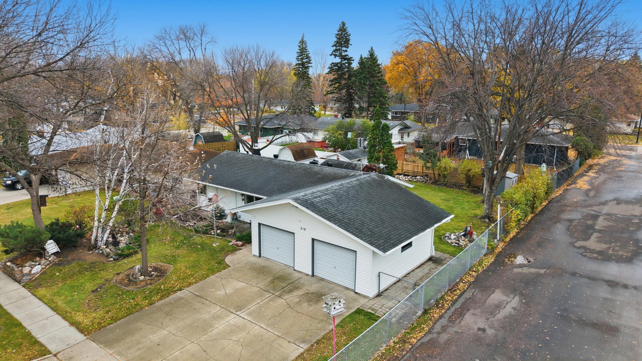 Fargo, North Dakota 58102, United States, 4 Bedrooms Bedrooms, ,2 BathroomsBathrooms,Residential,Active,241079