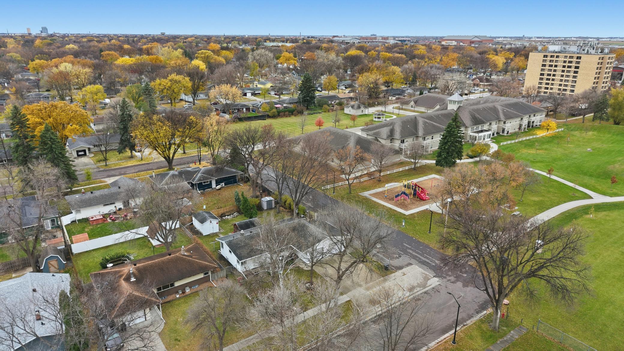 Fargo, North Dakota 58102, United States, 4 Bedrooms Bedrooms, ,2 BathroomsBathrooms,Residential,Active,241079