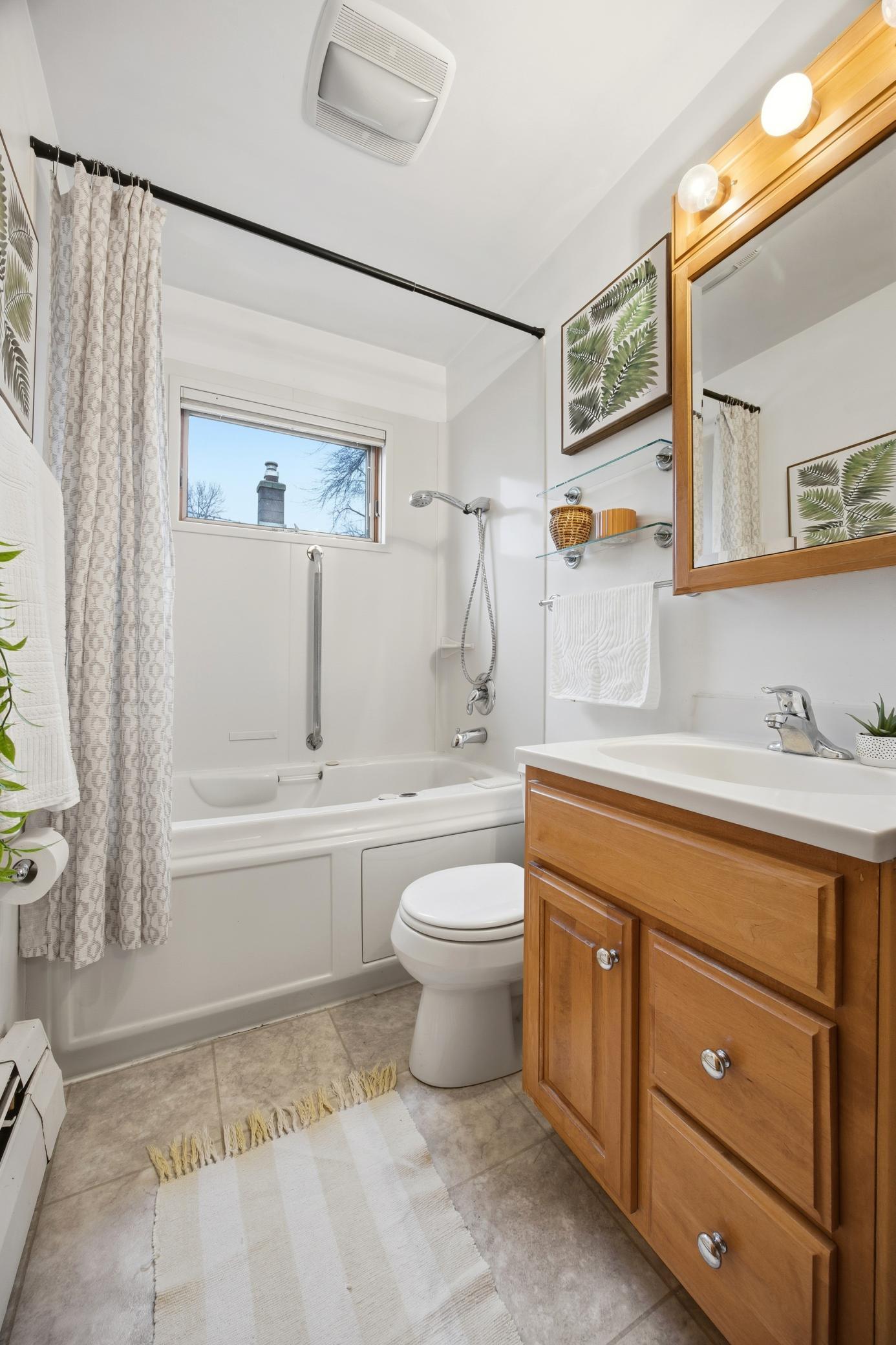 Fargo, North Dakota 58102, United States, 4 Bedrooms Bedrooms, ,2 BathroomsBathrooms,Residential,Active,241079