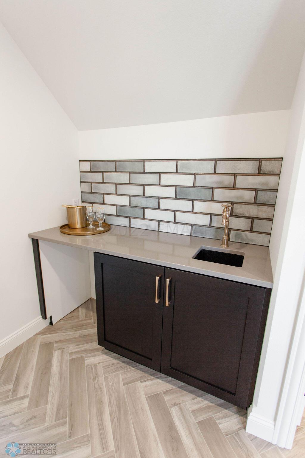 West Fargo, North Dakota 58078, United States, 3 Bedrooms Bedrooms, ,3 BathroomsBathrooms,Residential,Pending,60074