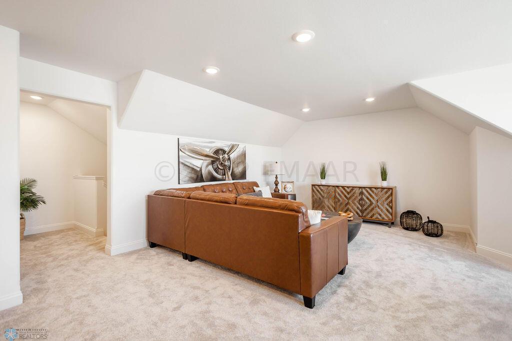 West Fargo, North Dakota 58078, United States, 3 Bedrooms Bedrooms, ,3 BathroomsBathrooms,Residential,Pending,60074