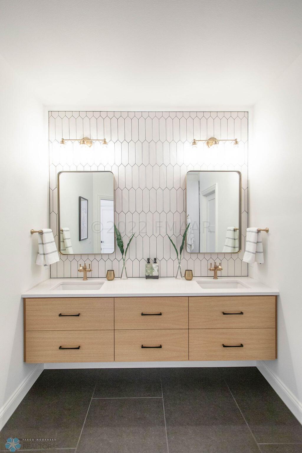 West Fargo, North Dakota 58078, United States, 3 Bedrooms Bedrooms, ,3 BathroomsBathrooms,Residential,Pending,60074