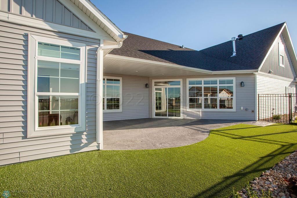 West Fargo, North Dakota 58078, United States, 3 Bedrooms Bedrooms, ,3 BathroomsBathrooms,Residential,Pending,60074