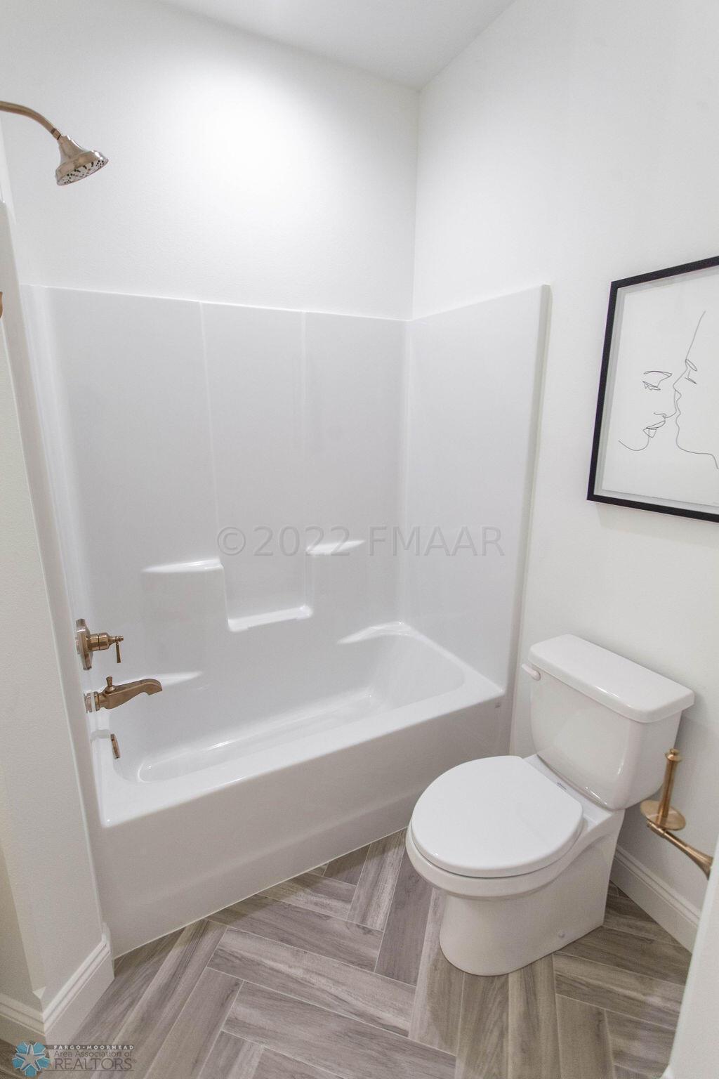 West Fargo, North Dakota 58078, United States, 3 Bedrooms Bedrooms, ,3 BathroomsBathrooms,Residential,Pending,60074