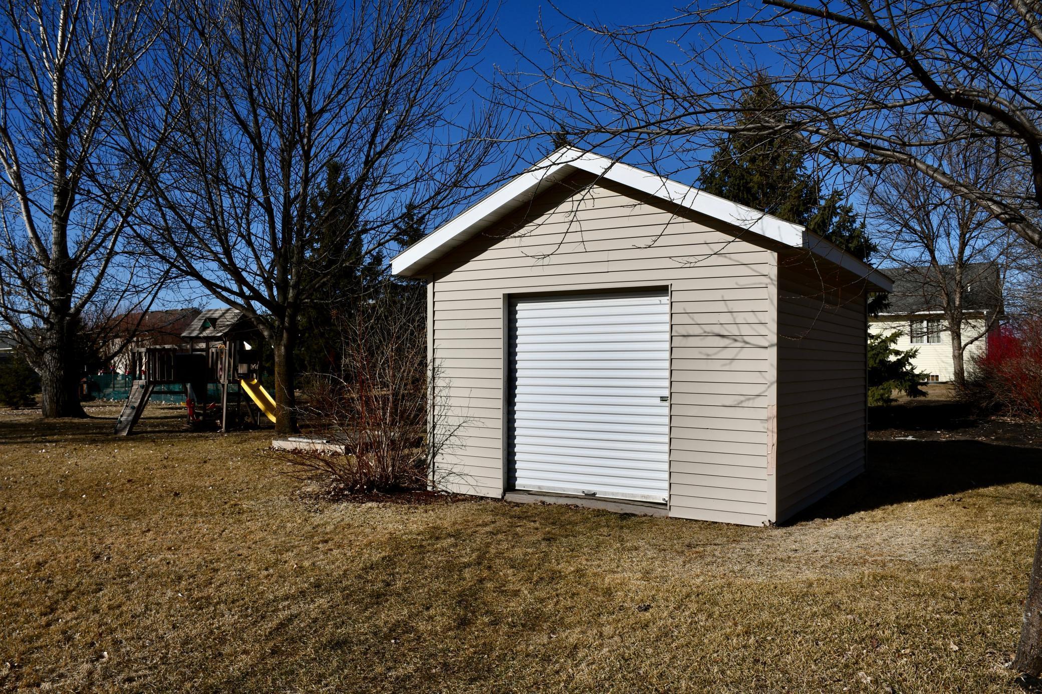 1105 Somerset Drive, Thief River Falls, Minnesota image 7