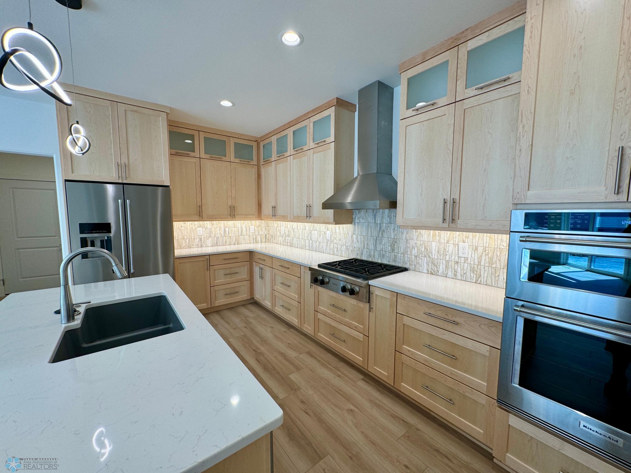 West Fargo, North Dakota 58078, United States, 3 Bedrooms Bedrooms, ,2 BathroomsBathrooms,Residential,Pending,47778