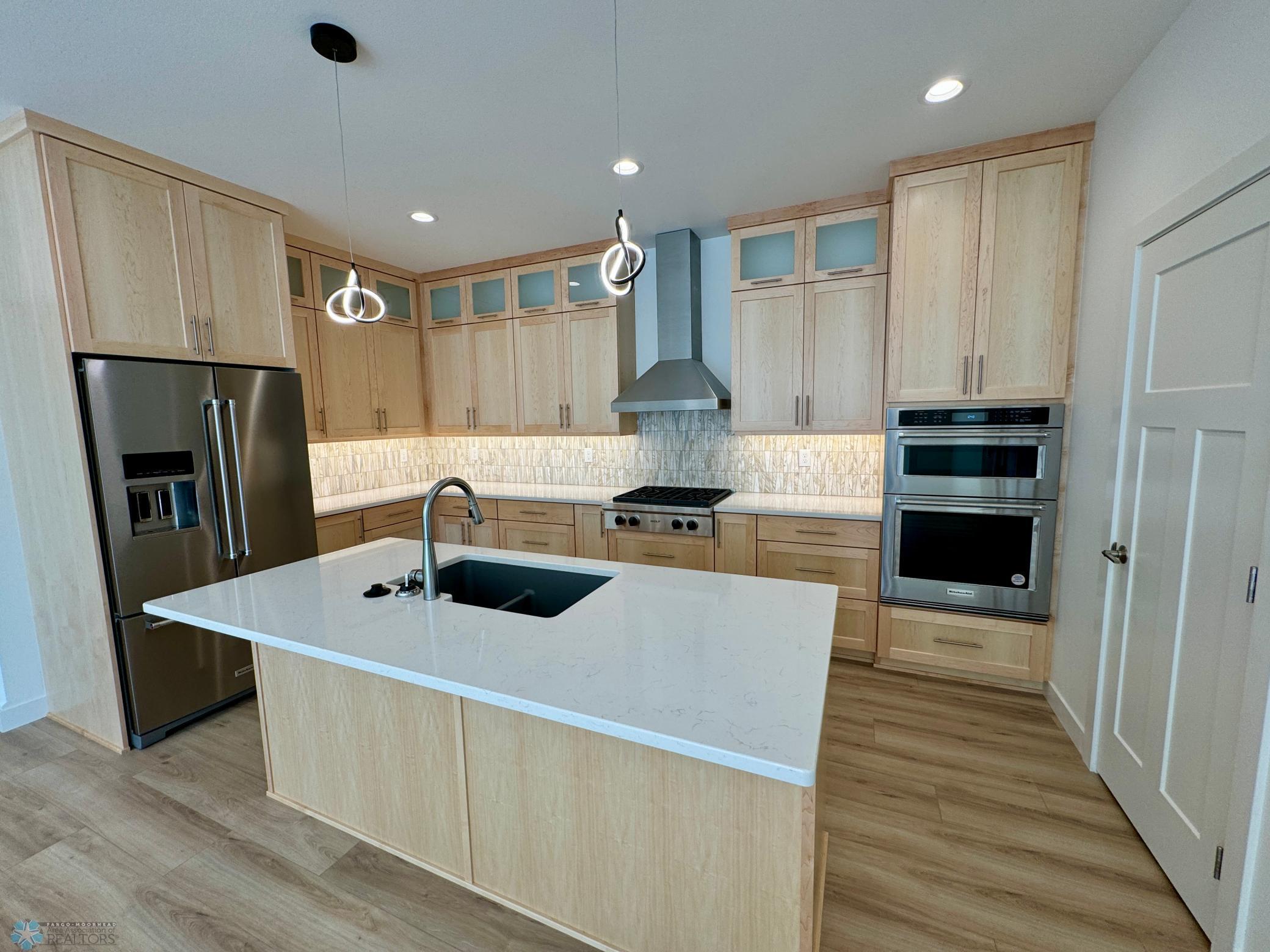 West Fargo, North Dakota 58078, United States, 3 Bedrooms Bedrooms, ,2 BathroomsBathrooms,Residential,Pending,47778