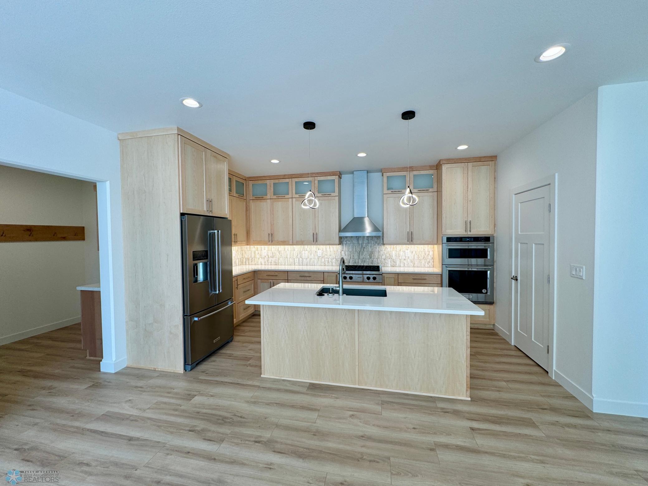 West Fargo, North Dakota 58078, United States, 3 Bedrooms Bedrooms, ,2 BathroomsBathrooms,Residential,Pending,47778