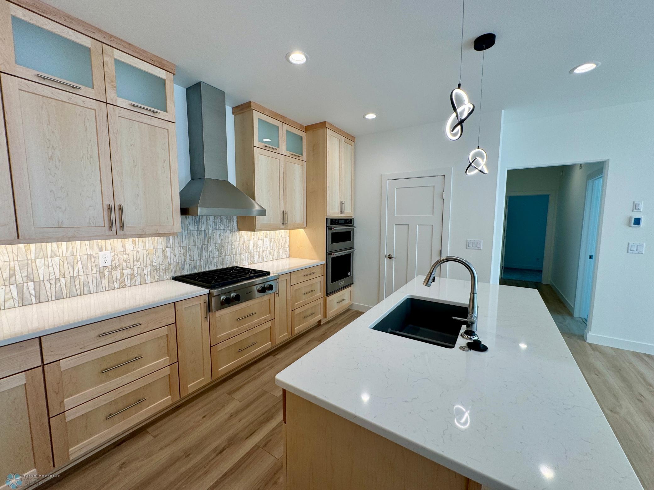 West Fargo, North Dakota 58078, United States, 3 Bedrooms Bedrooms, ,2 BathroomsBathrooms,Residential,Pending,47778