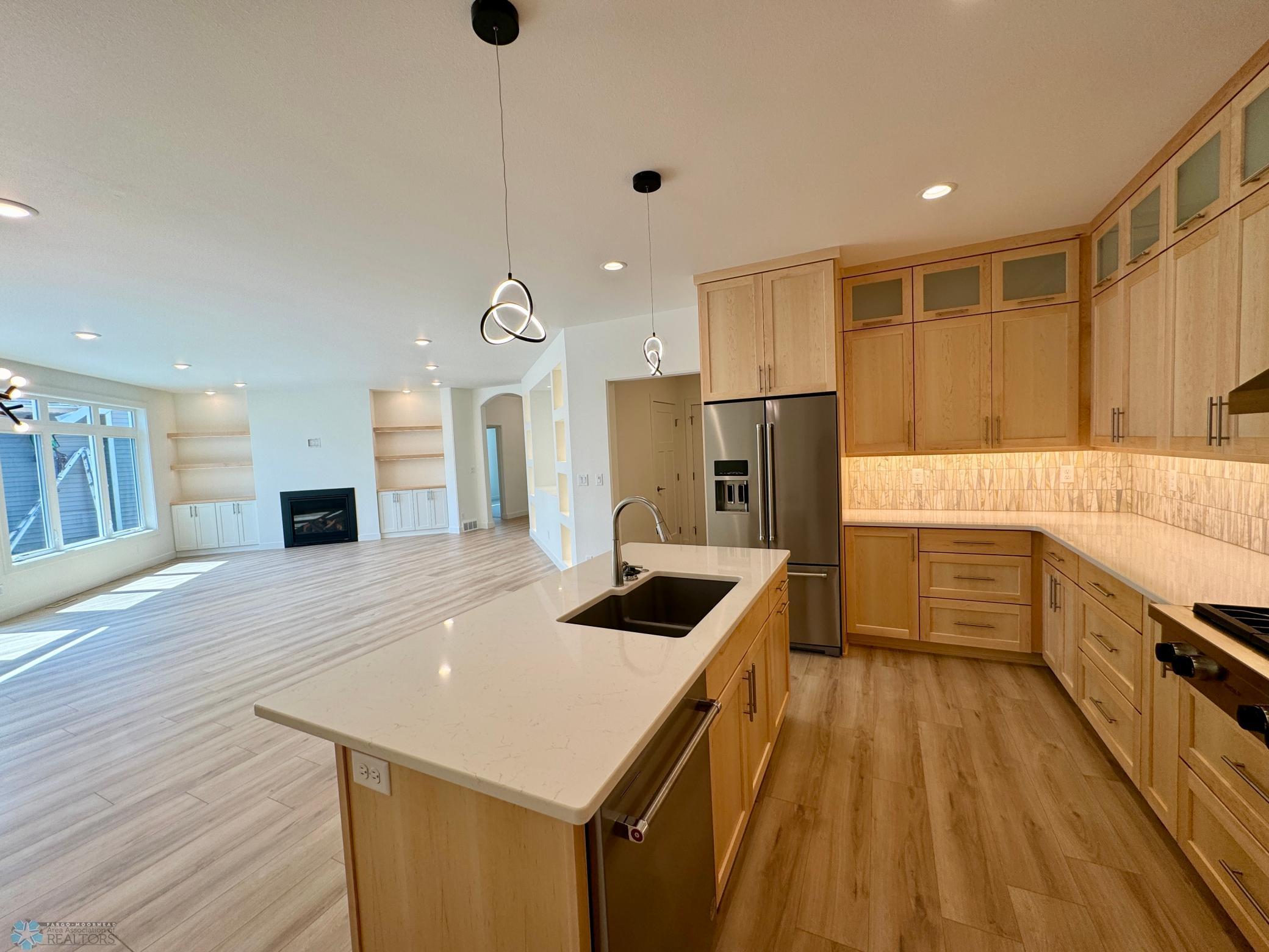 West Fargo, North Dakota 58078, United States, 3 Bedrooms Bedrooms, ,2 BathroomsBathrooms,Residential,Pending,47778