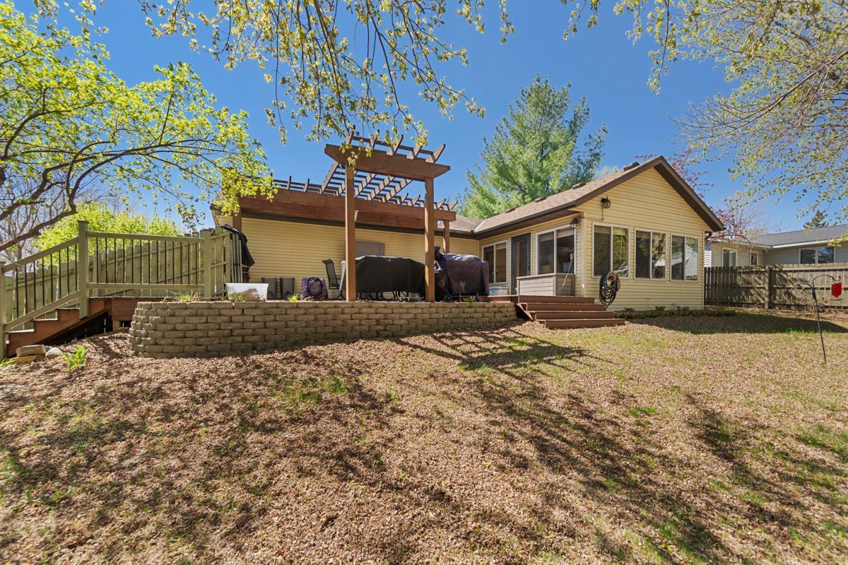 437 Nichols Court, Saint Peter, Minnesota image 2