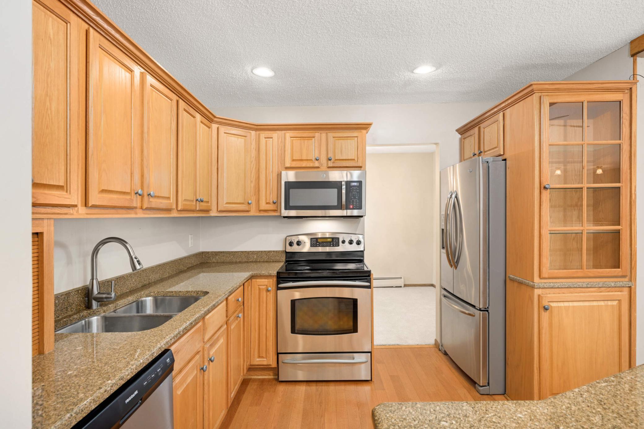 11203 Radisson Drive, Burnsville, Minnesota image 9