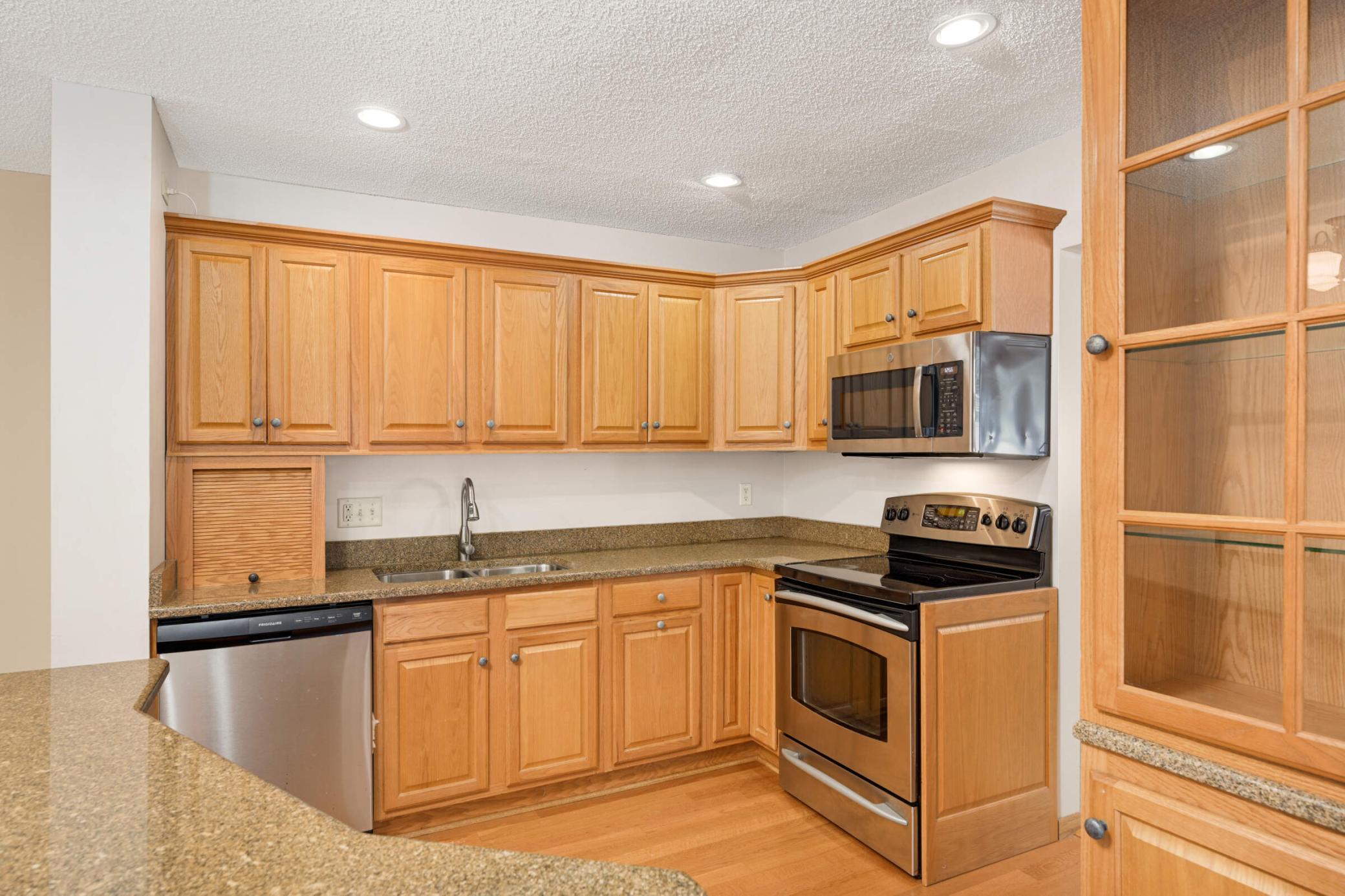 11203 Radisson Drive, Burnsville, Minnesota image 10