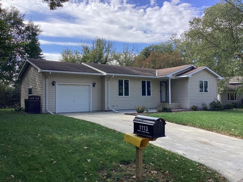 Homes For Sale - 1113 Shore Acres Drive<br/> Albert Lea, MN 56007