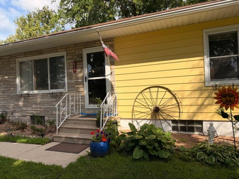 Homes For Sale - 405 SE 15th Street<br/> Austin, MN 55912