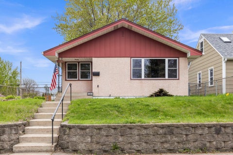 Homes For Sale - 1246 Hewitt Avenue<br/> Ramsey County, Saint Paul, MN 55104