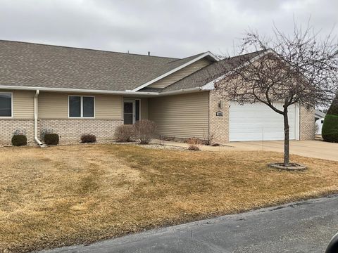 Townhouse For Sale - 1400 17th Avenue<br/> Mower County, Austin, MN 55912