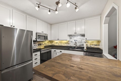 Townhouse For Sale - 1846 Southpointe Terrace<br/> Eagan, MN 55122