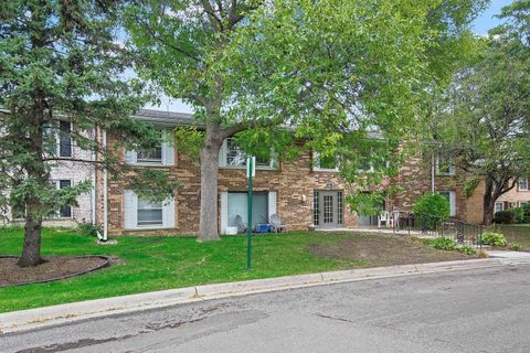Condo For Sale - 831 Old Settlers Trail<br/> Hopkins, MN 55343