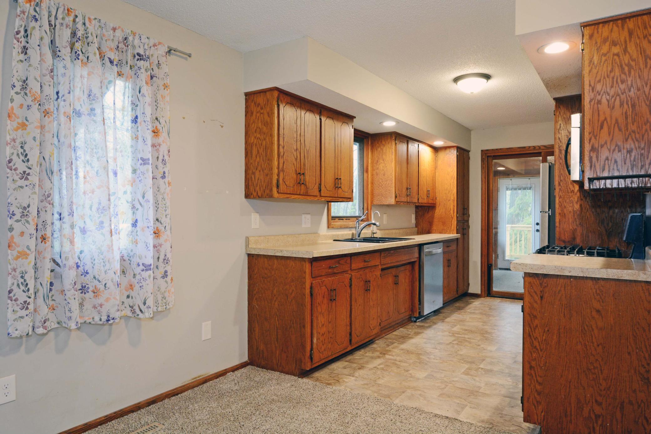 11340 Sunset Avenue, Circle Pines, Minnesota image 3