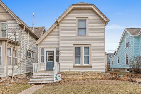 Multifamily For Sale - 855 Hague Avenue<br/> Saint Paul, MN 55104