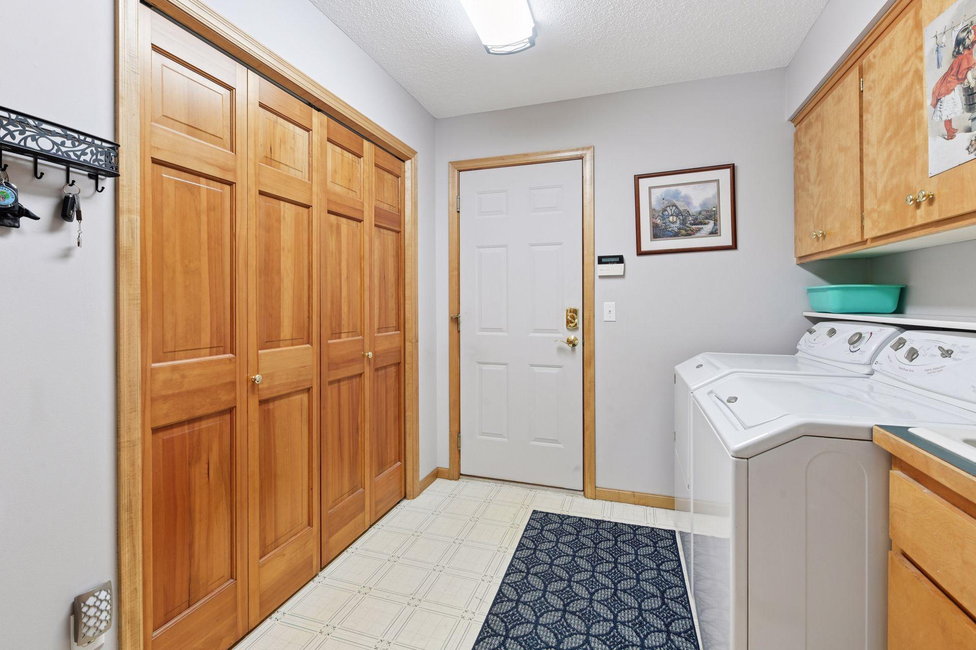 9945 Old Wagon Trail, Eden Prairie, Minnesota image 28