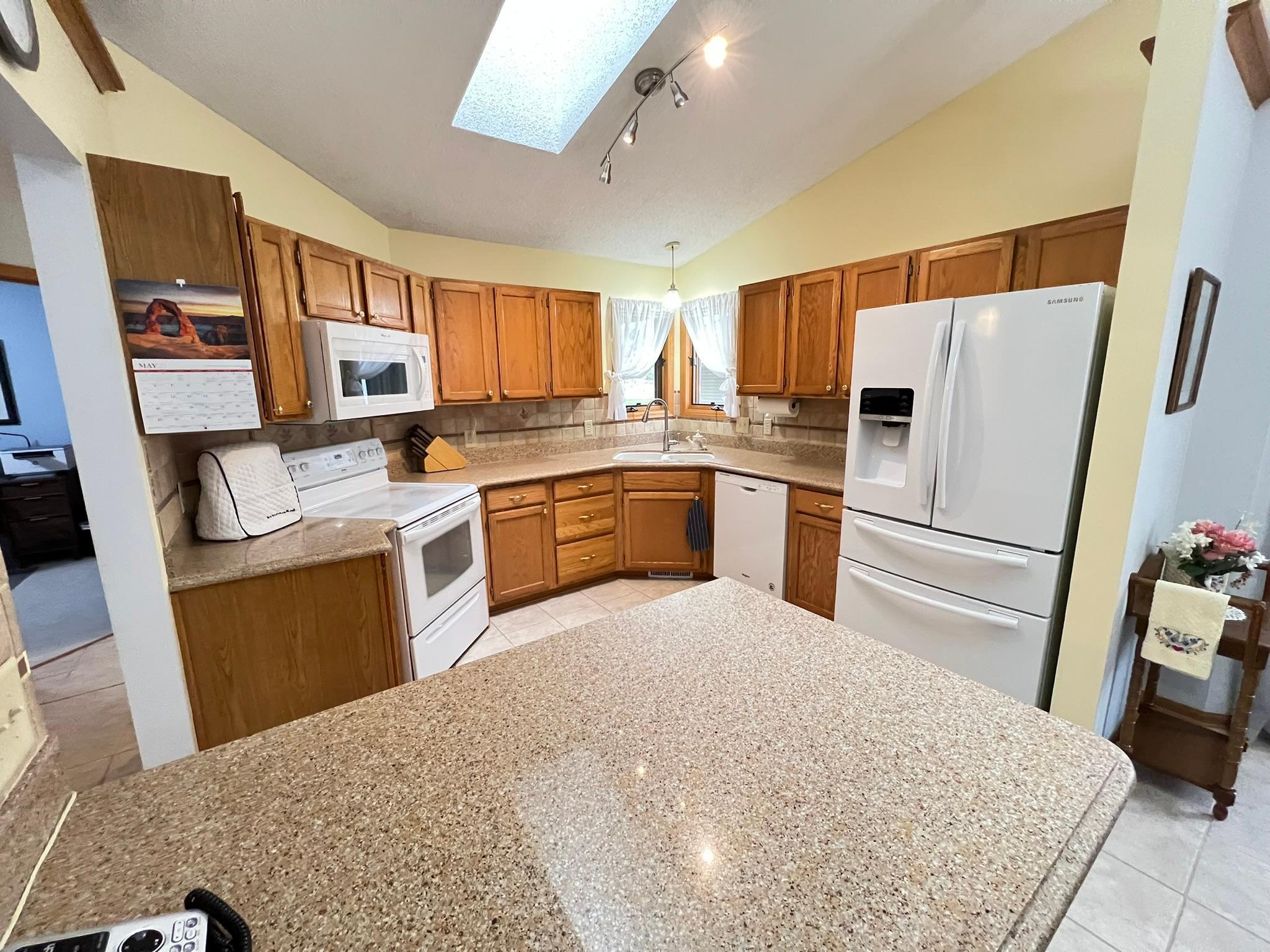 4310 Mccoll Drive, Savage, Minnesota image 4