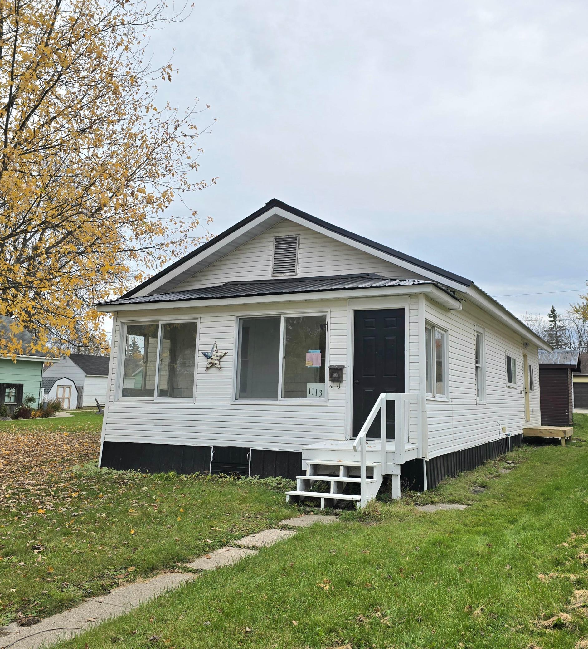 1113 8th Street, International Falls, Minnesota image 3