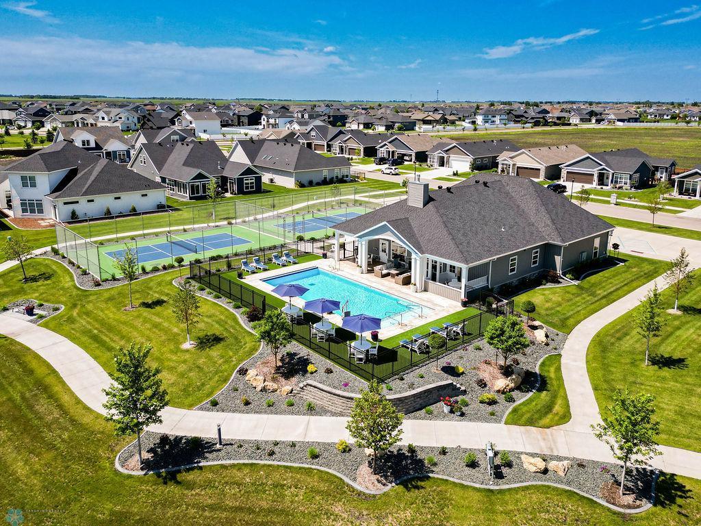 West Fargo, North Dakota 58078, United States, 3 Bedrooms Bedrooms, ,3 BathroomsBathrooms,Residential,Active,92521