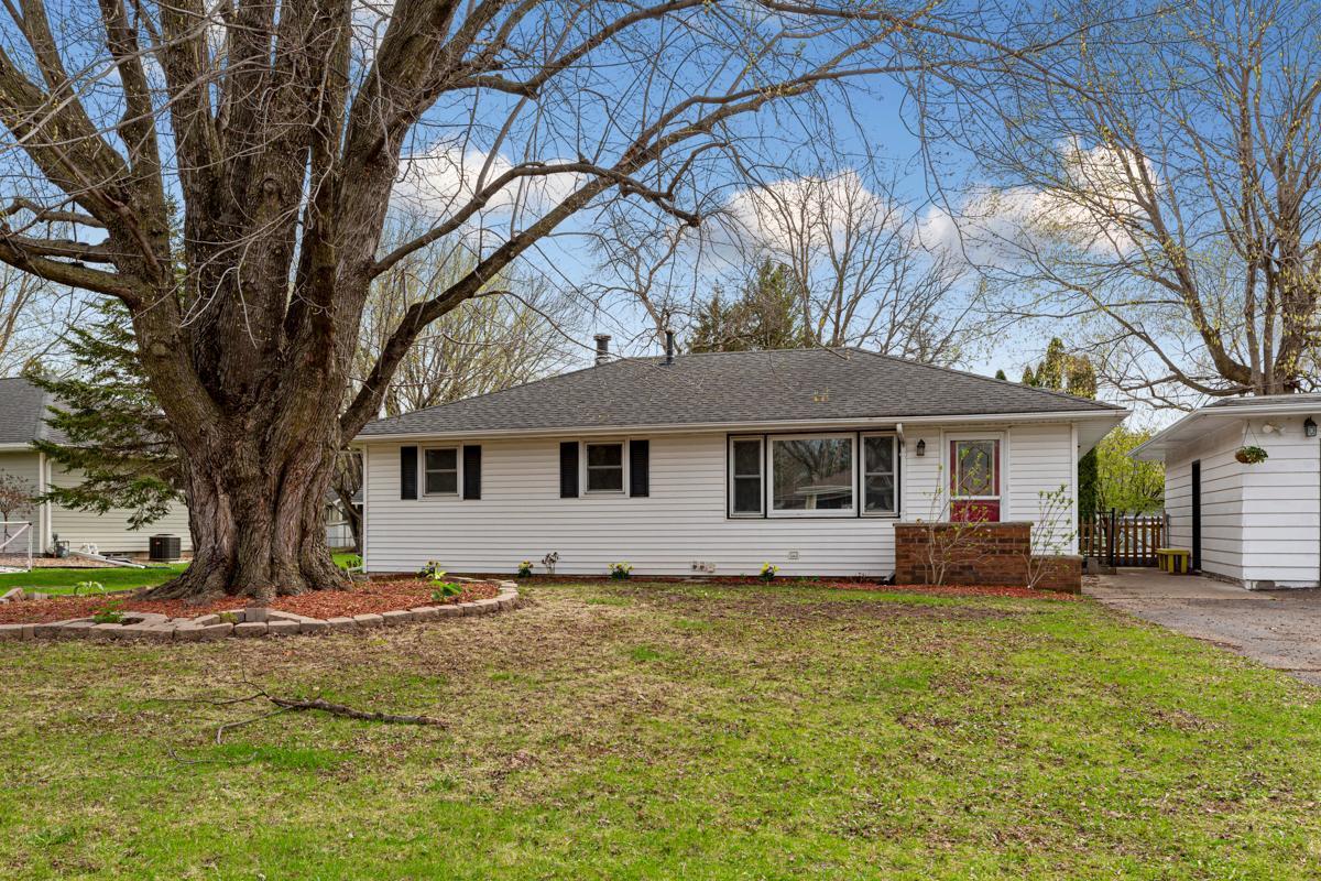 1336 Glynview Trail, Faribault, Minnesota image 2
