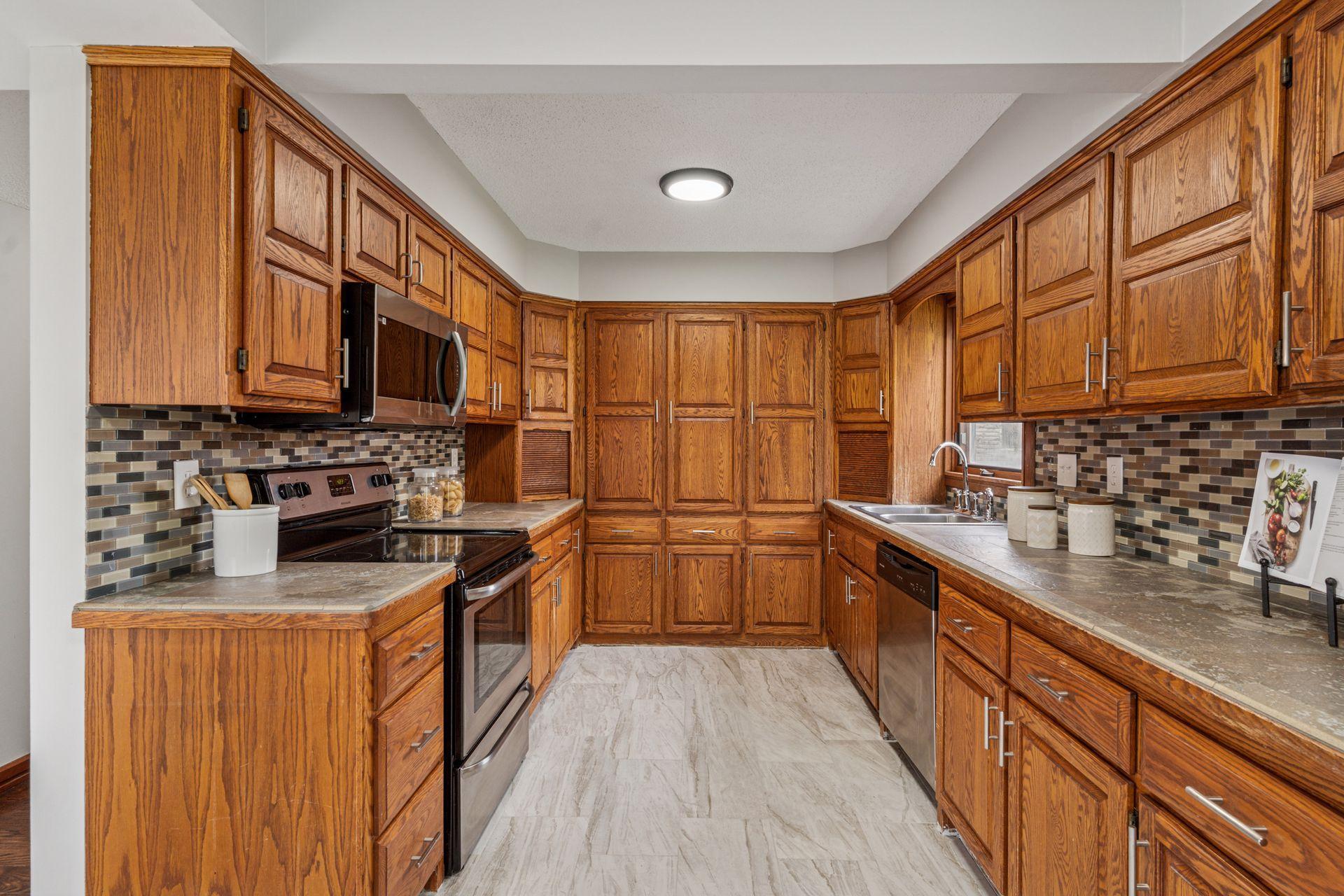 8072 Jocelyn Avenue, Cottage Grove, Minnesota image 10