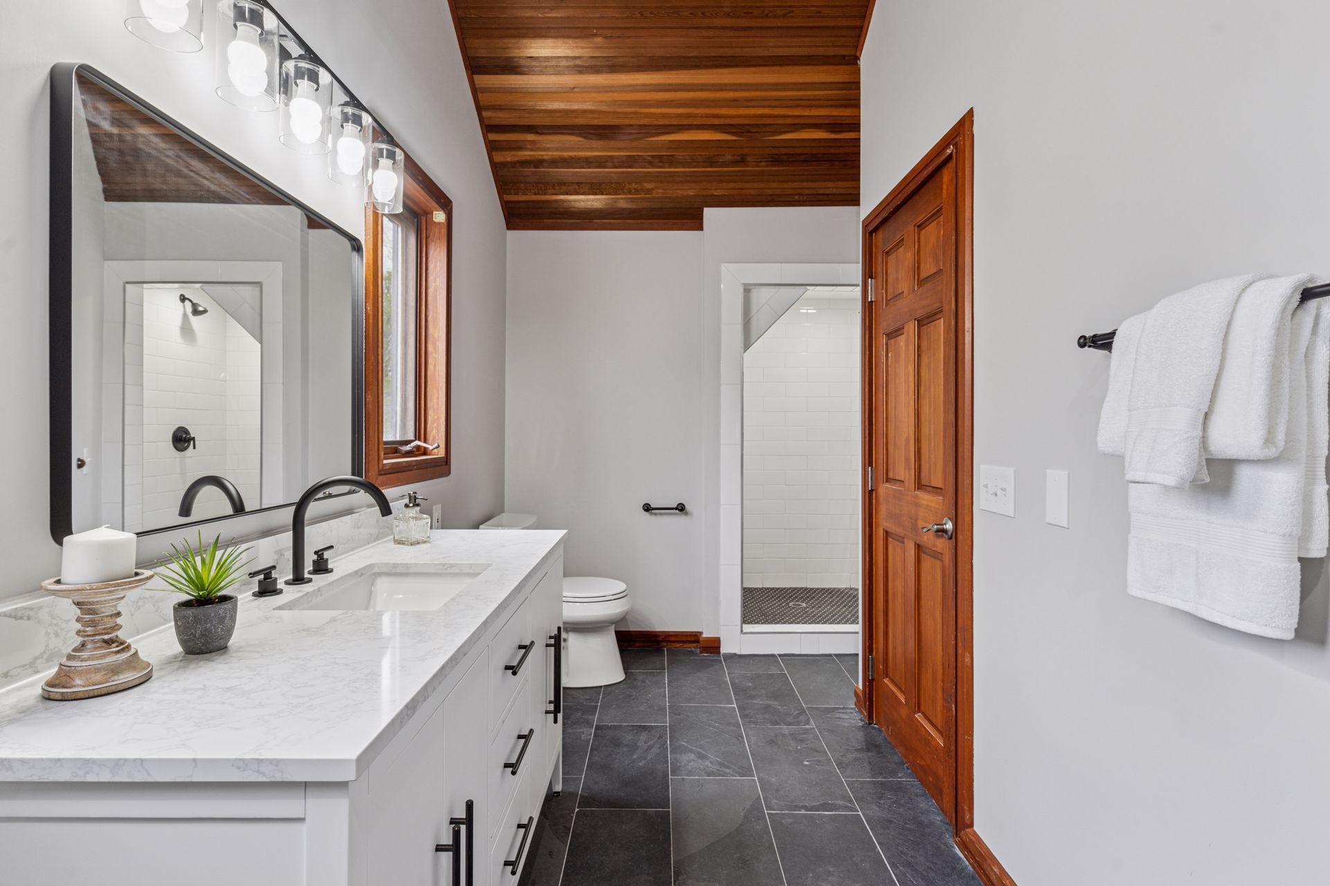 8072 Jocelyn Avenue, Cottage Grove, Minnesota image 24