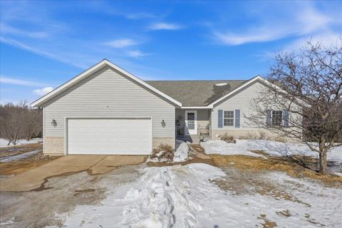 Homes For Sale - 456 Walnut Ridge Drive<br/> Glenwood City, WI 54013