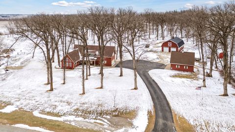 Homes For Sale - 12510 County Road 9<br/> Eyota, MN 55934