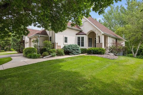 Homes For Sale - 18464 Farmstead Circle<br/> Eden Prairie, MN 55347