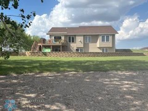 Homes For Sale - 13902 87th Street<br/> Sargent County, Milnor, ND 58060